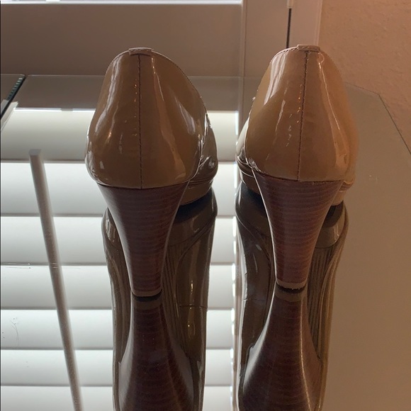 Peep-toe Pump - Picture 6 of 11